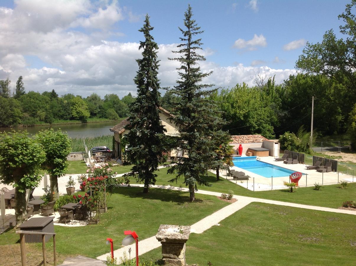 Saint-Jean-de-Blaignac Chateau De Courtebotte מראה חיצוני תמונה
